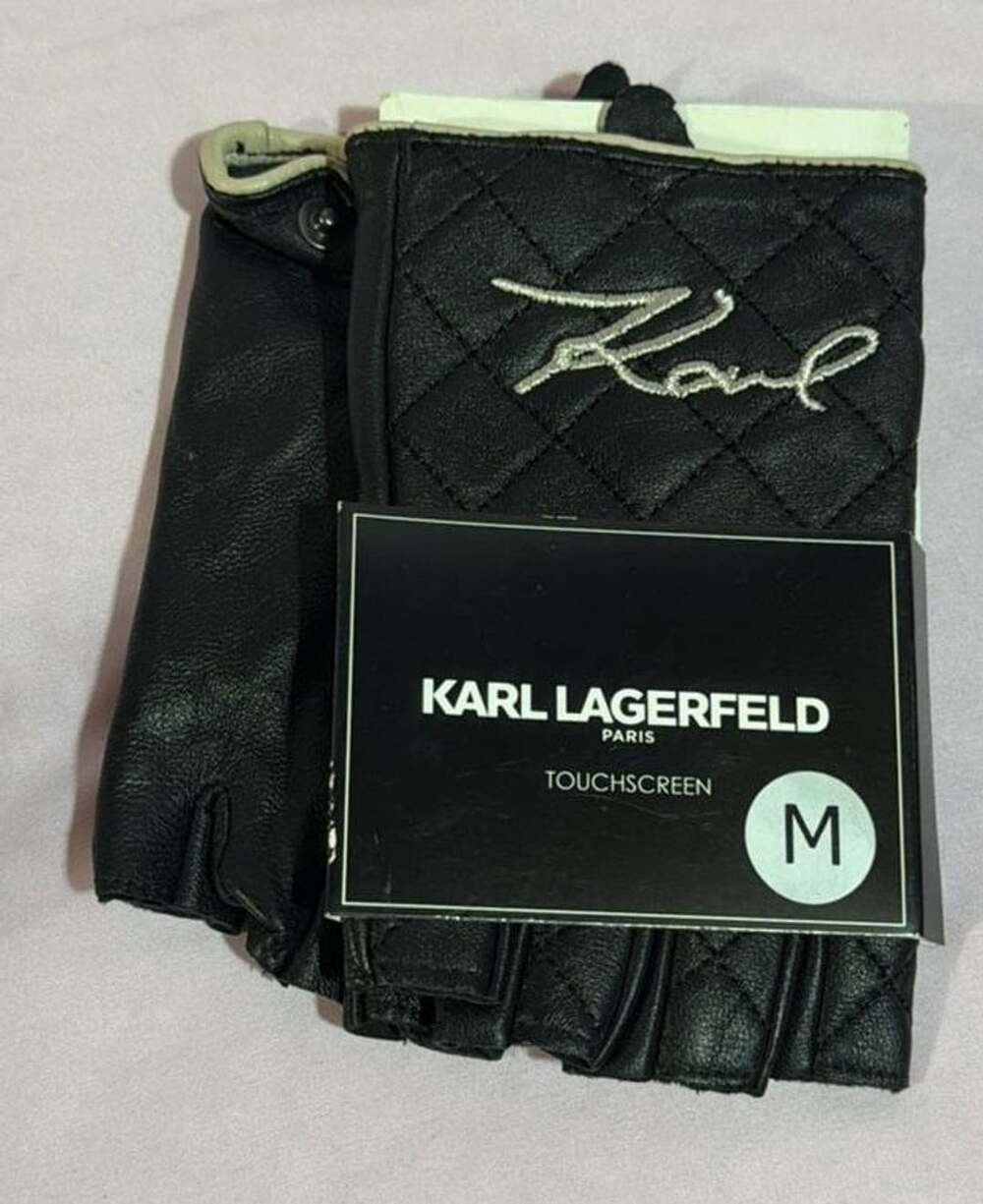 Karl Lagerfeld Paris Touchscreen Fingerless Gloves 
Size M 
Black Quilted